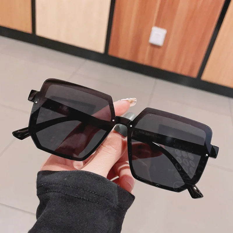 Gafas de Sol Retro Unisex | Big Frame Cuadrado | Elegancia y Protección para Todos