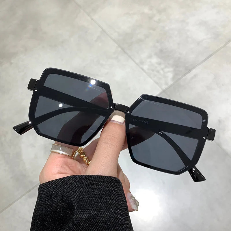 Gafas de Sol Retro Unisex | Big Frame Cuadrado | Elegancia y Protección para Todos